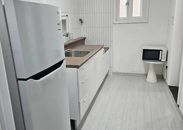 アパート 2 Beds Quite 1minconvience 5min From The Subway *